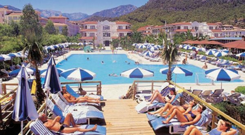 SAiLORS BEACH CLUB HOTEL