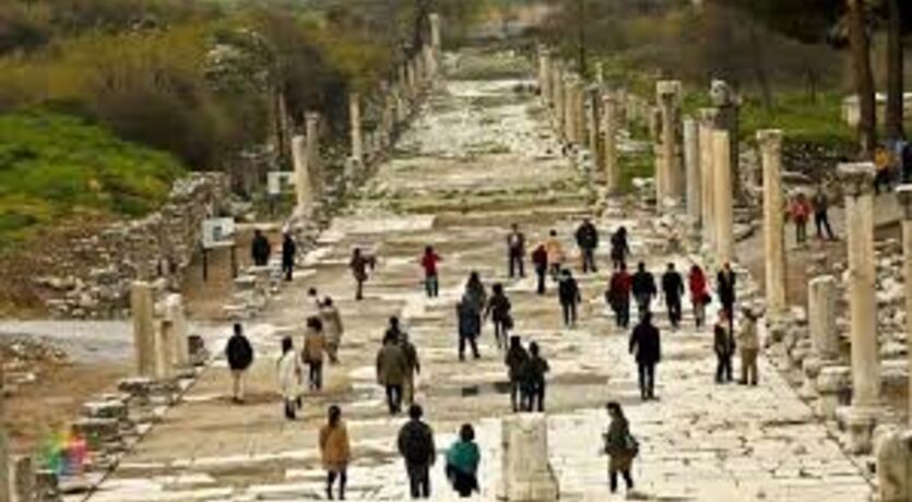 EFES ANTİK KENTİNİ AİLEM İLE GEZMEK İSTİYORUM