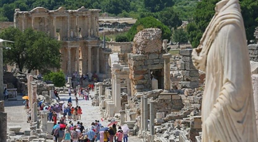 EFES ANTİK KENTİNİ AİLEM İLE GEZMEK İSTİYORUM
